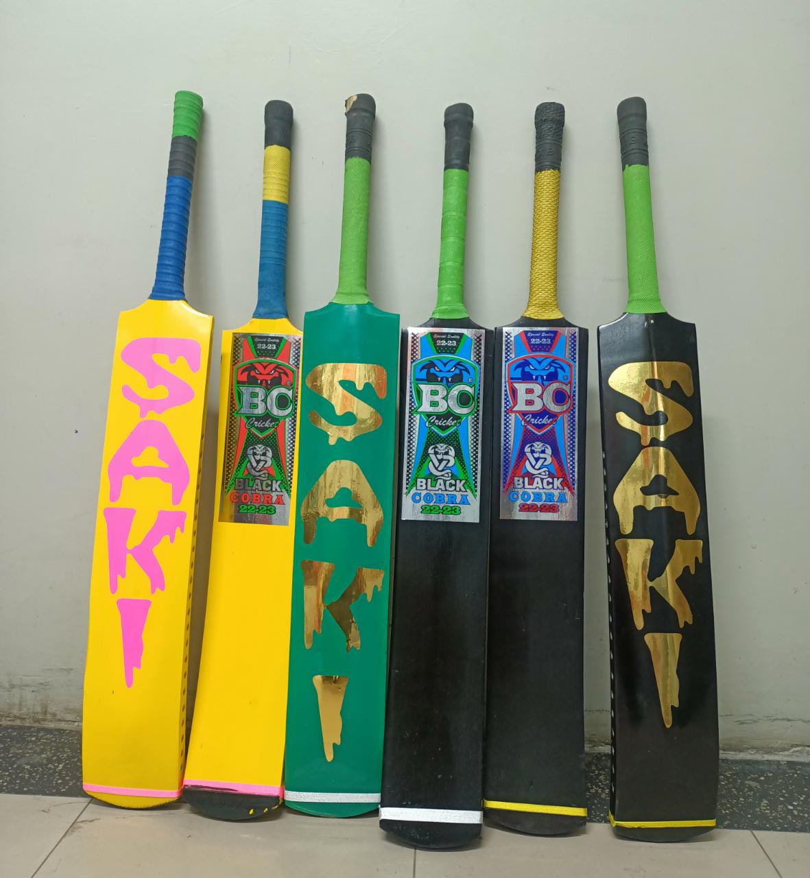 Ghosia Sports Black Cobra Saki Cricket Bats with Bat Cover - Ghosia Mall's