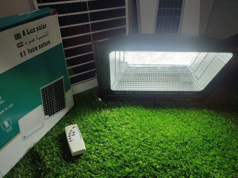 Solar Flood Light 300W Outdoor, Spotlight IP67 Waterproof with Remote Controller